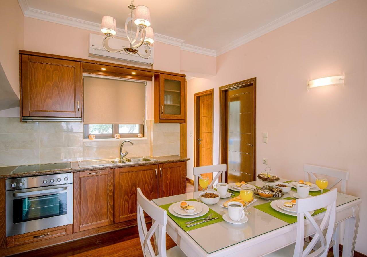 Casa Leone Suites Stalós Buitenkant foto