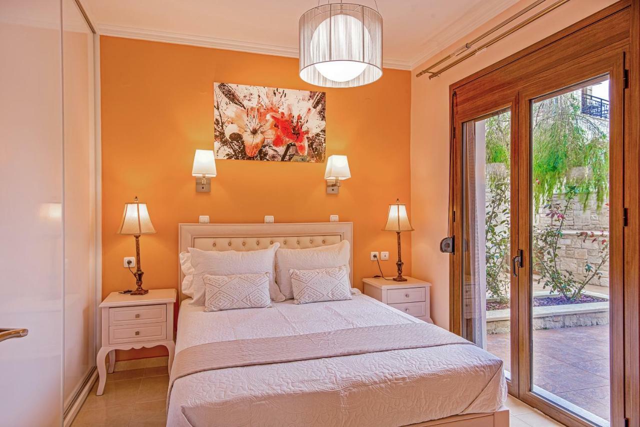 Casa Leone Suites Stalós Buitenkant foto