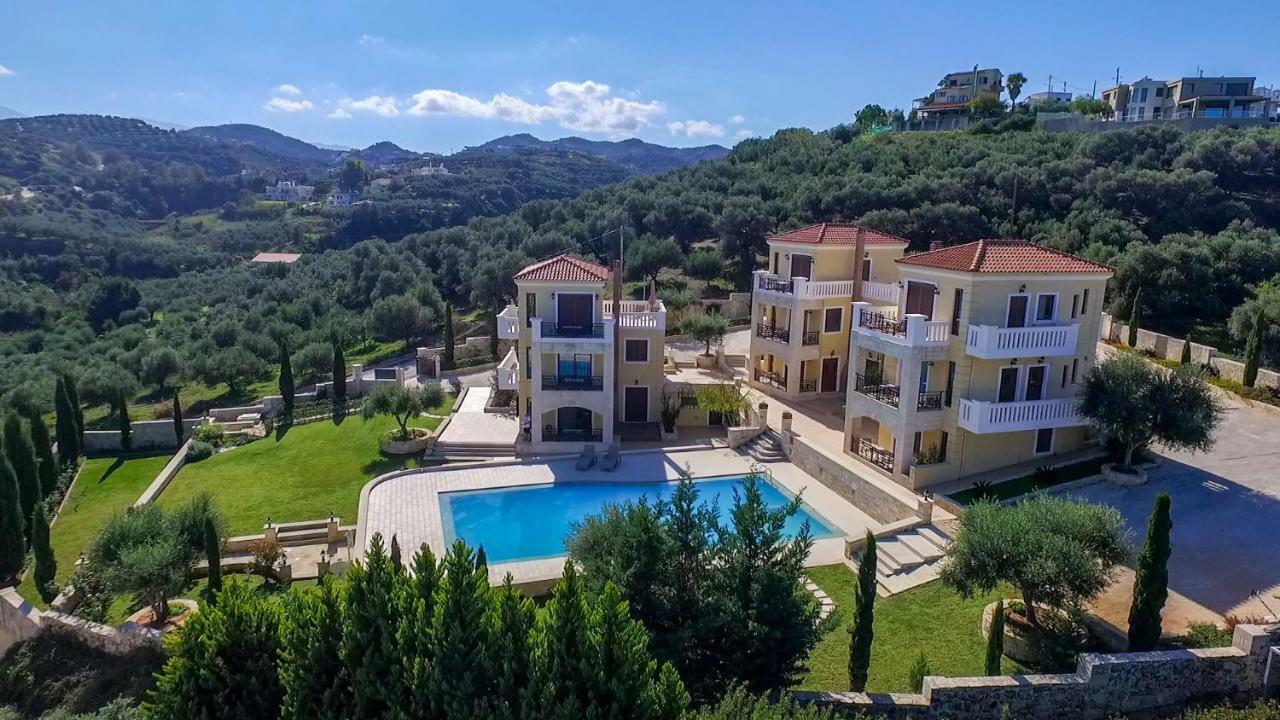Casa Leone Suites Stalós Buitenkant foto